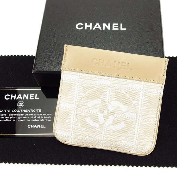 Chanel Wallet New travel line Beige Silver Woman unisex Authentic Used